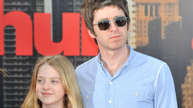 Vinte anos depois, filha de Noel Gallagher presta homenagem ao pai