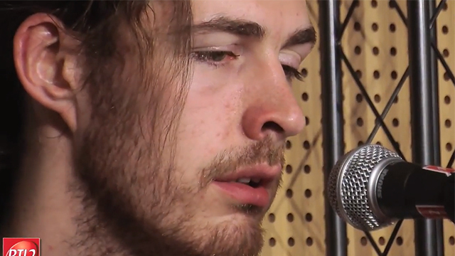 Hozier leva o indie à missa