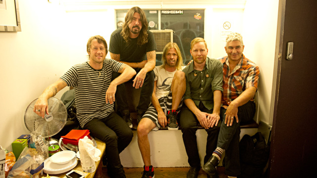 A nova e pesada música do Foo Fighters, &#8220;The Feast And The Famine&#8221;