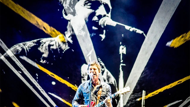 Noel Gallagher em seu último show, ontem, no Japão. (Foto: JulenPhoto)