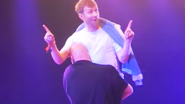 No Roskilde, Damon Albarn foi expulso do palco depois de cinco horas de show. Só por isso