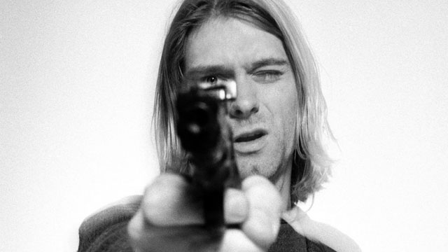 O baú do Kurt Cobain será revelado nesta sexta-feira 13. Mas já o abrimos