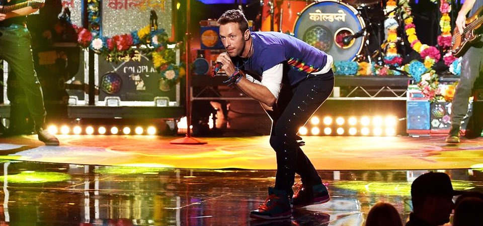 Coldplay revela músicas do disco novo e seus novos amigos: gorilas