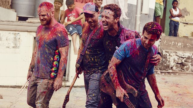 Que música nova e colorida do Coldplay é essa?