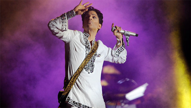 Prince durante show no Coachella, em 2008, quando cantou "Creep"