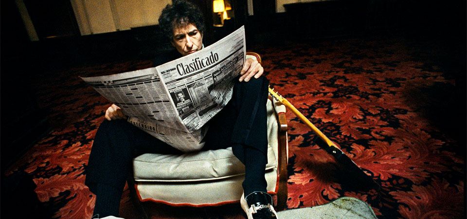 Bob Dylan sacode a poeira, mostra ótimo single e anuncia primeiro disco de inéditas em oito anos