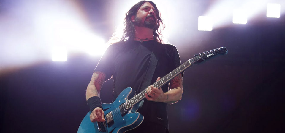 Dave Grohl informa que novo disco do Foo Fighters está pronto. E que está fazendo um novo documentário também