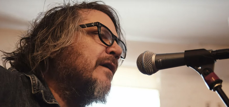 Em single do novo álbum, Wilco denuncia que todo mundo se esconde