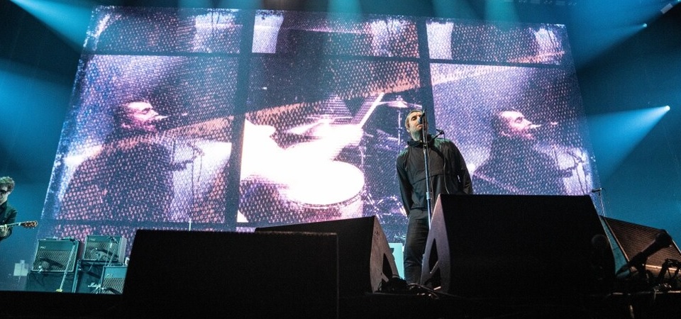 Em novo show, Liam Gallagher mete o pé na porta e canta &#8220;Gas Panic&#8221; e até &#8220;Acquiesce&#8221; sem o Noel