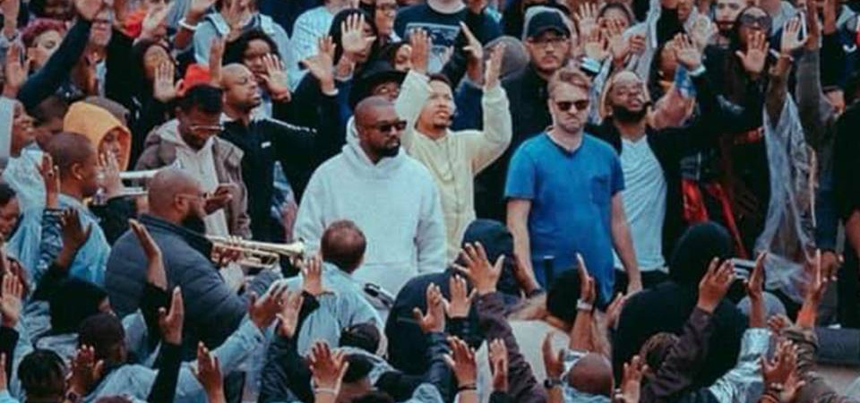 Kanye West do Senhor: rapper aproveita a ocasião do Natal e solta novo disco com o seu Sunday Service