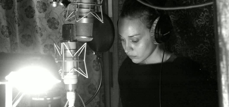 Apenas: com backing vocal de seus cachorros, Fiona Apple lança o disco do ano e ganha nota 10 da Pitchfork, a primeira desde 2010