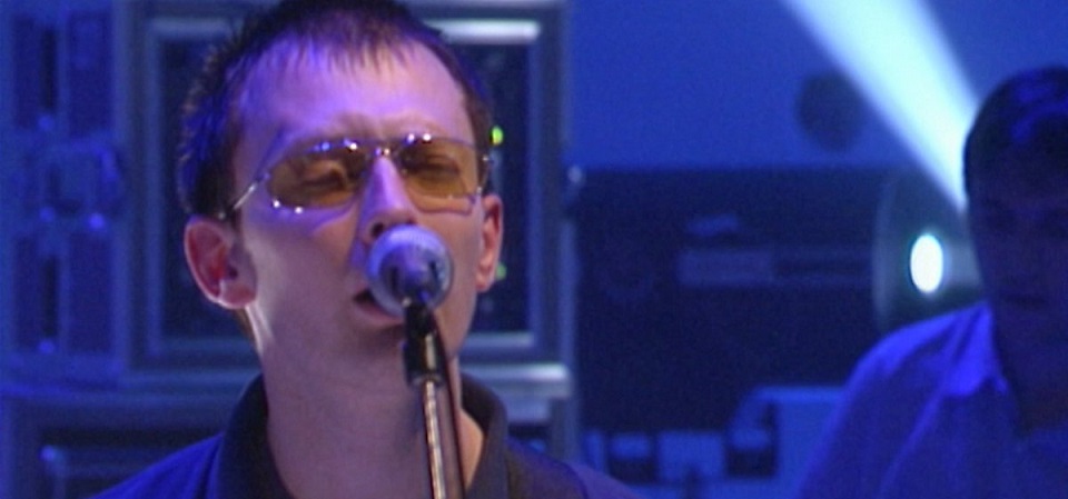 Pura nostalgia: Jools Holland relembra grandes performances de Radiohead, PJ Harvey e David Bowie em seu programa