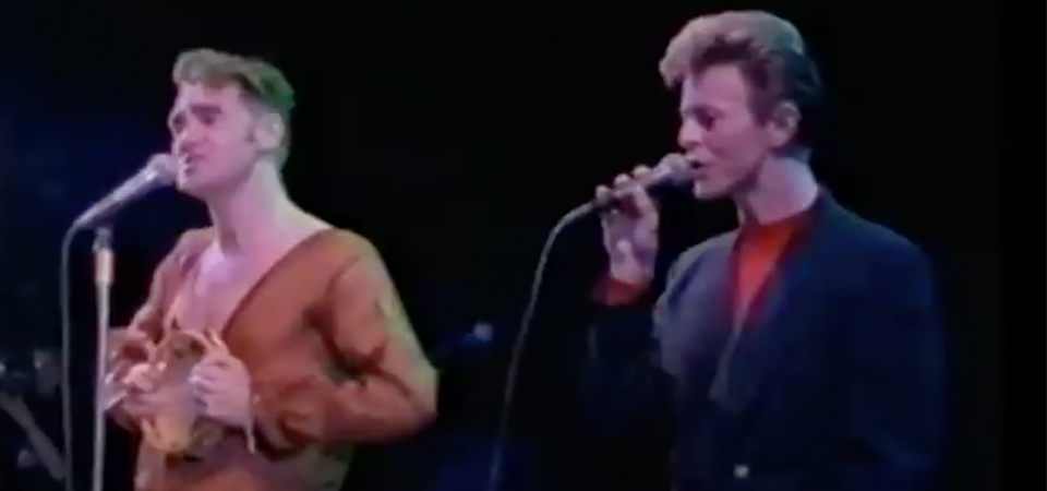 Surge o vídeo do encontro de Morrissey e David Bowie cantando cover de T. Rex