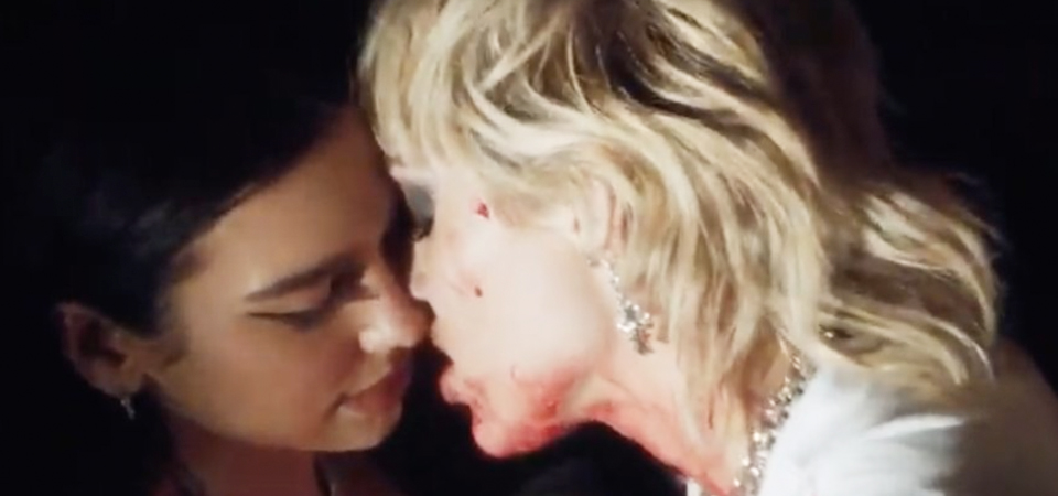 Caras, bocas e linguas. O vídeo-single novo da Miley Cyrus, com participação beeeem especial da Dua Lipa