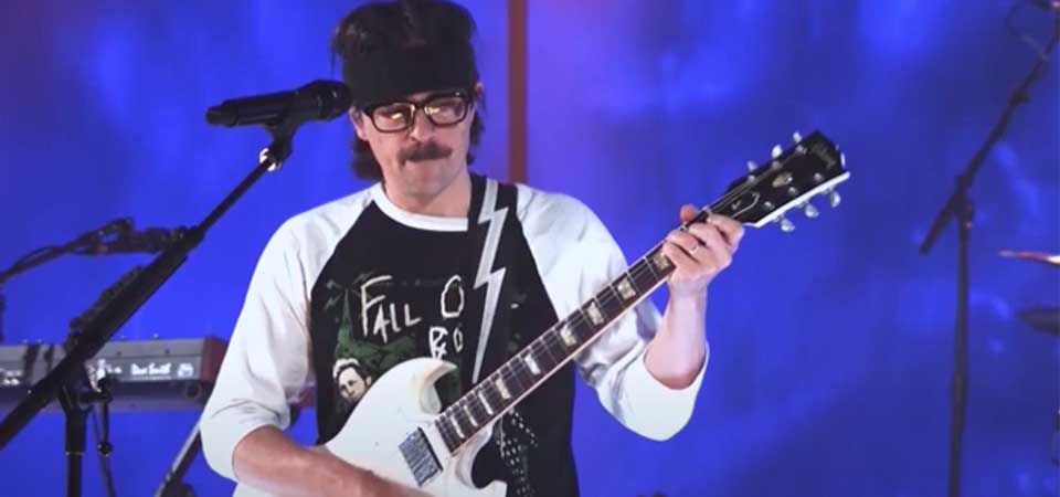 Weezer manda quatro clássicos em session ao vivo para rádio inglesa