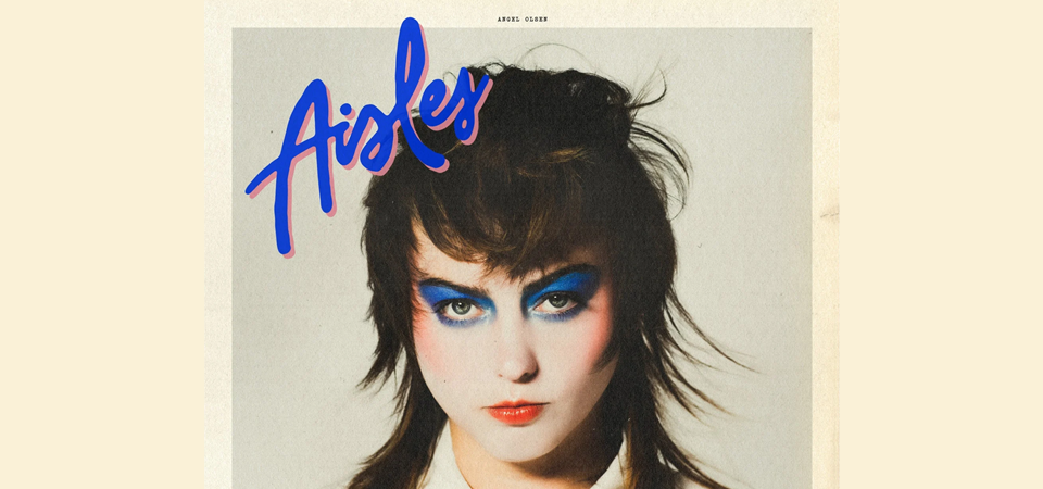 Angel Olsen vai aos anos 80 e sai de lá cheia de covers incríveis para um novo EP