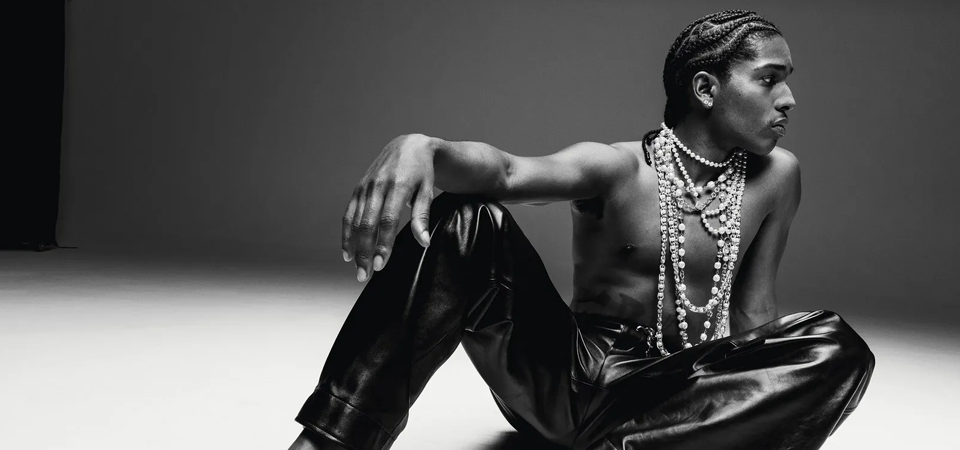 Apenas. Rapper-problema A$AP Rocky confirma relacionamento com a Rihanna e diz que vai lançar disco novo com participação do… Morrissey