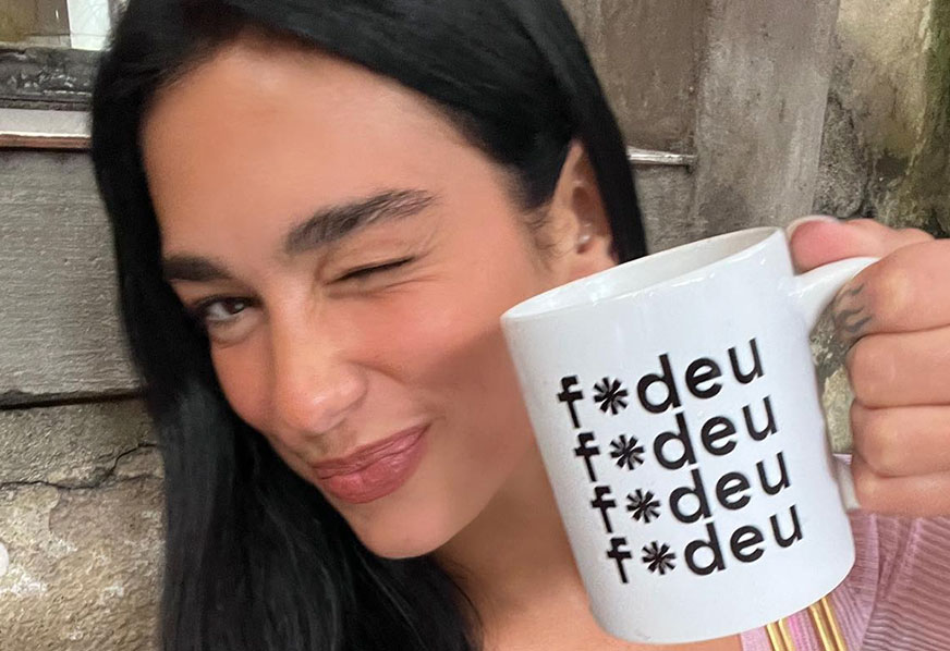 Dua Lipa, toda diva, reencontra São Paulo (e os brigadeiros e pães de queijo)