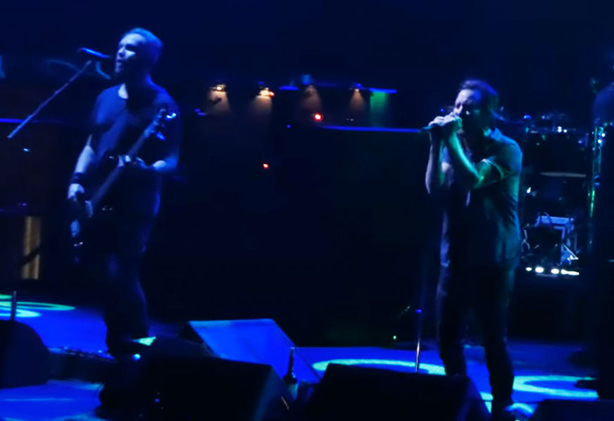 Pearl Jam cita hit da Wet Leg em show no Madison Square Garden