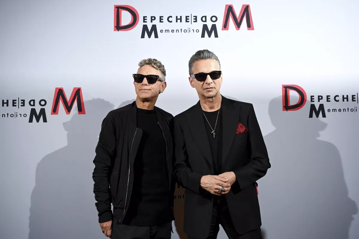 O show secreto do Depeche Mode ontem na Alemanha, em áudio. E de novo na série &#8220;The Last of Us&#8221;, mas agora com um &#8220;plot twist&#8221;