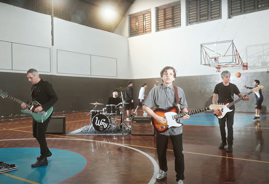 CENA &#8211; Banda Wry encara um basquete em novo vídeo. Hein?