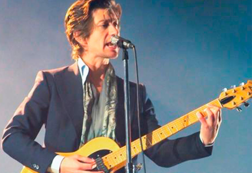 Arctic Monkeys em Curitiba: músicas novas moldam os velhos hits e dão à banda uma ótima consistência ao vivo