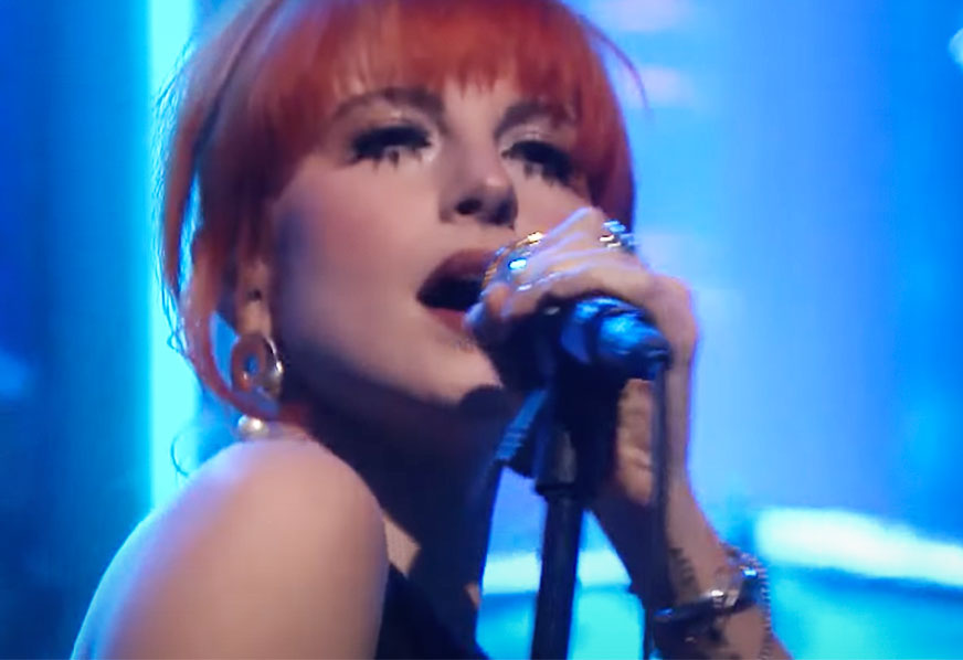 Paramore foi ao programa do Jimmy Fallon mostrar o single novo e seu power pop