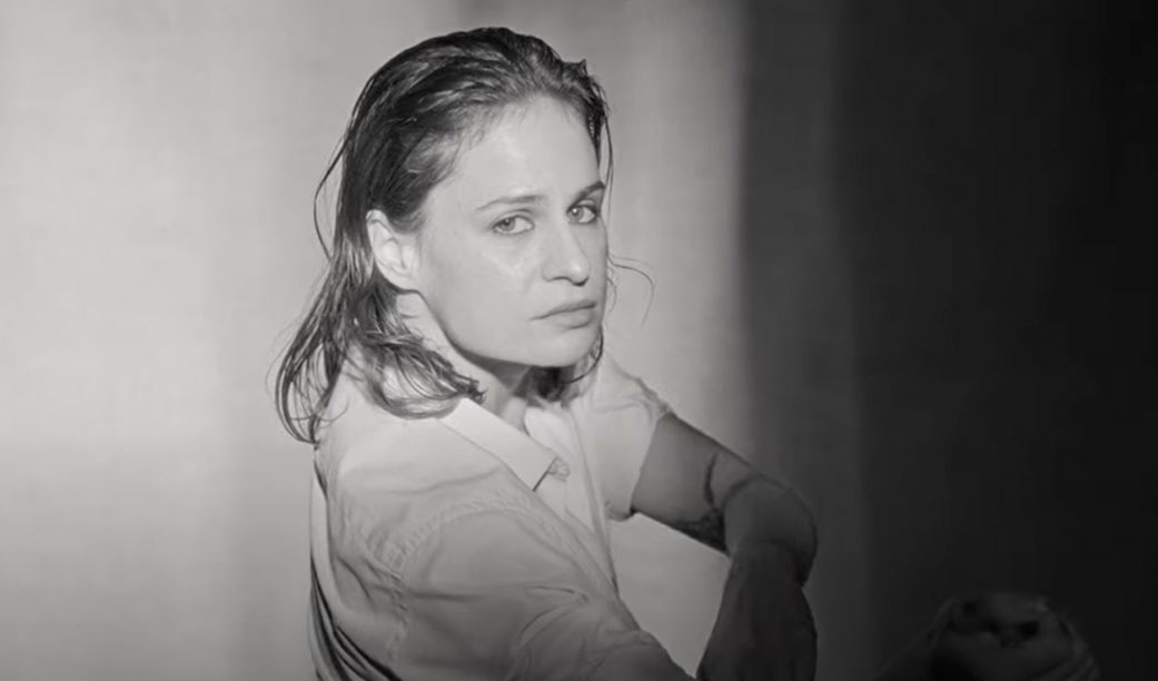 A paranoïa do Christine and the Queens. Ouça “To Be Honest”, a música nova e o anúncio do novo disco dele