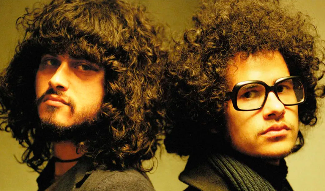 Atração do festival Mita domingo em SP, o grupo Mars Volta deu umas coisas de presente para os fãs brasileiros. E a Popload bota dois kits a sorteio. Entenda!