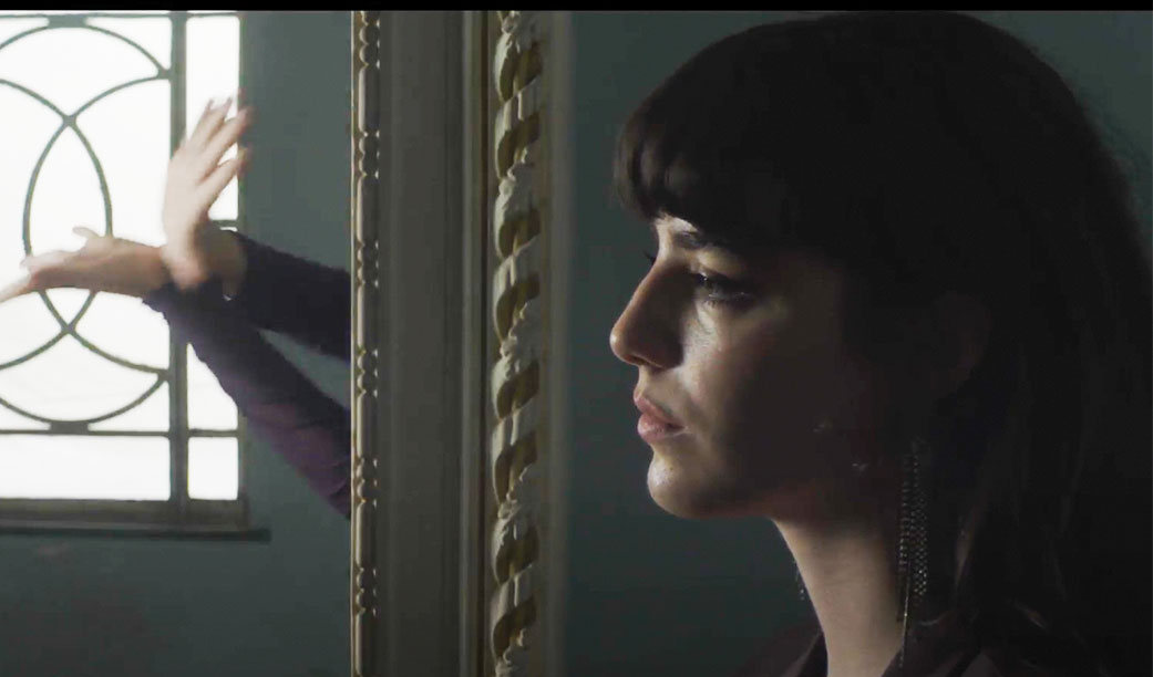 CENA – Nina Maia sincroniza música e imagens em “Sua”, seu novo single