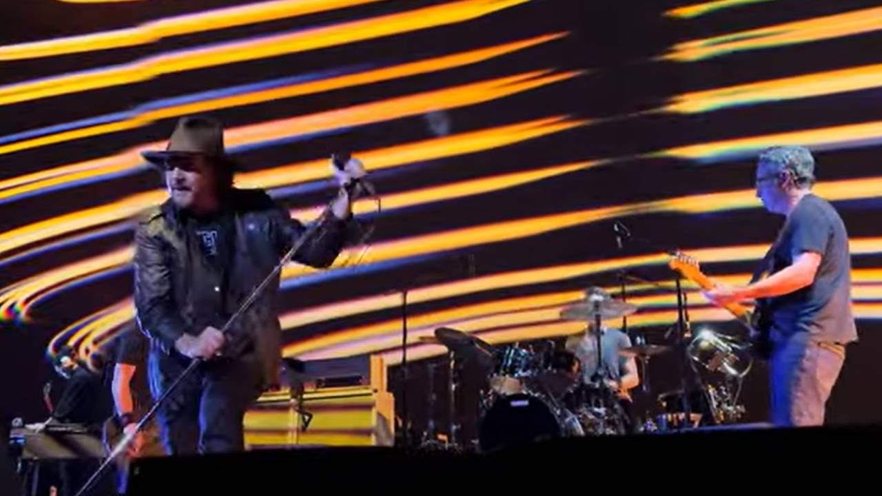 A volta do Pearl Jam aos shows. Turnê mundial começou sábado em Vancouver, com alguns destaques