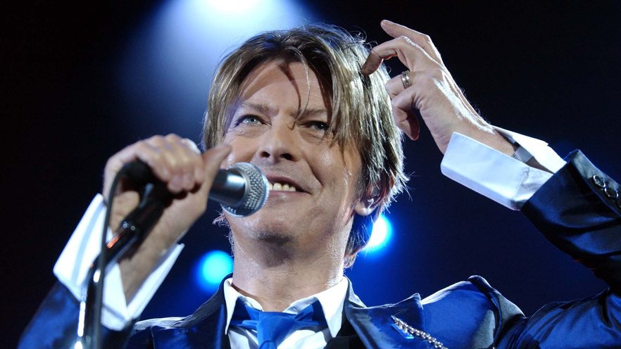 David Bowie vive e continua cantando para o mundo. Vem aí mais um disco ao vivo da lenda, em abril