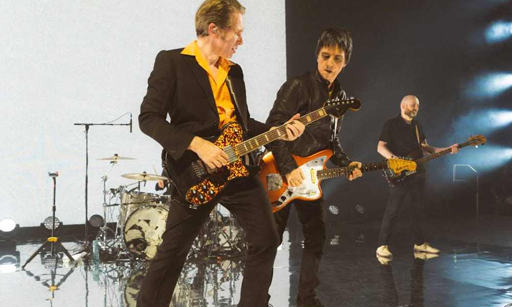 Franz Ferdinand cantando Smiths em show em Manchester. E com o Johnny Marr na guitarra, ainda por cima