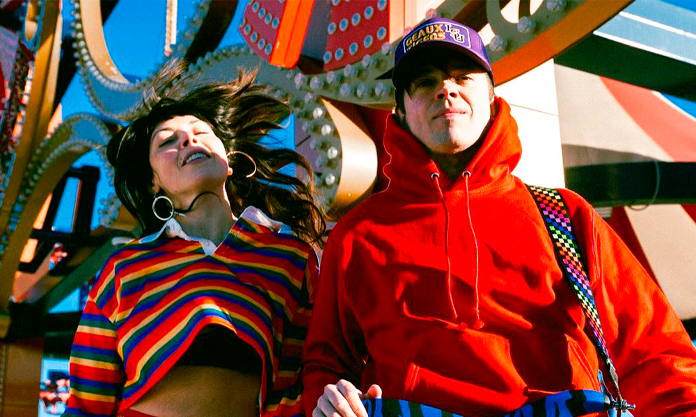 Sleigh Bells volta às raízes e lança nova música que começou a ser composta há mais de uma década