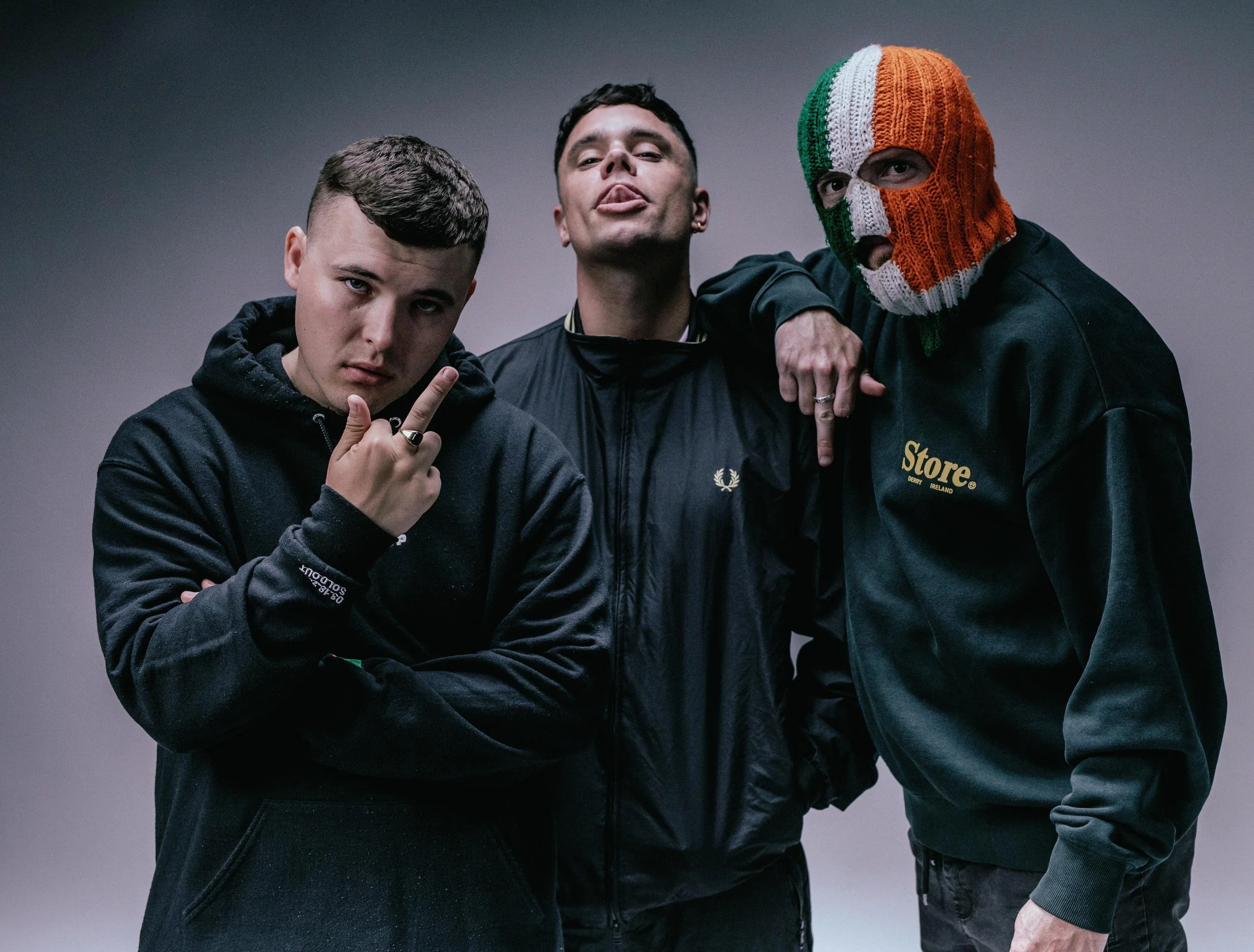 Kneecap contra o mundo: apresentação no Coachella rende cancelamento de cinco shows dos irlandeses na Alemanha