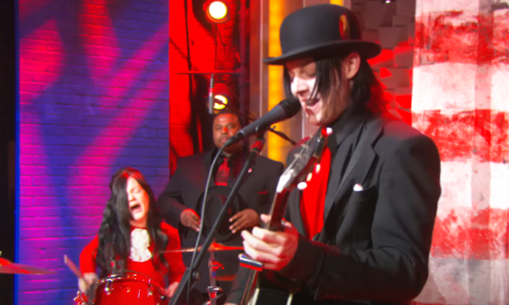 Quando o megahit mundial &#8220;Seven Nation Army&#8221; era apenas uma musiquinha indie do White Stripes. Veja a banda se apresentando na TV americana