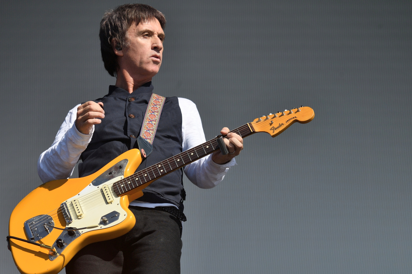 Johnny Marr se posiciona novamente contra a volta dos Smiths, mas à favor do Kneecap. Está bom assim?