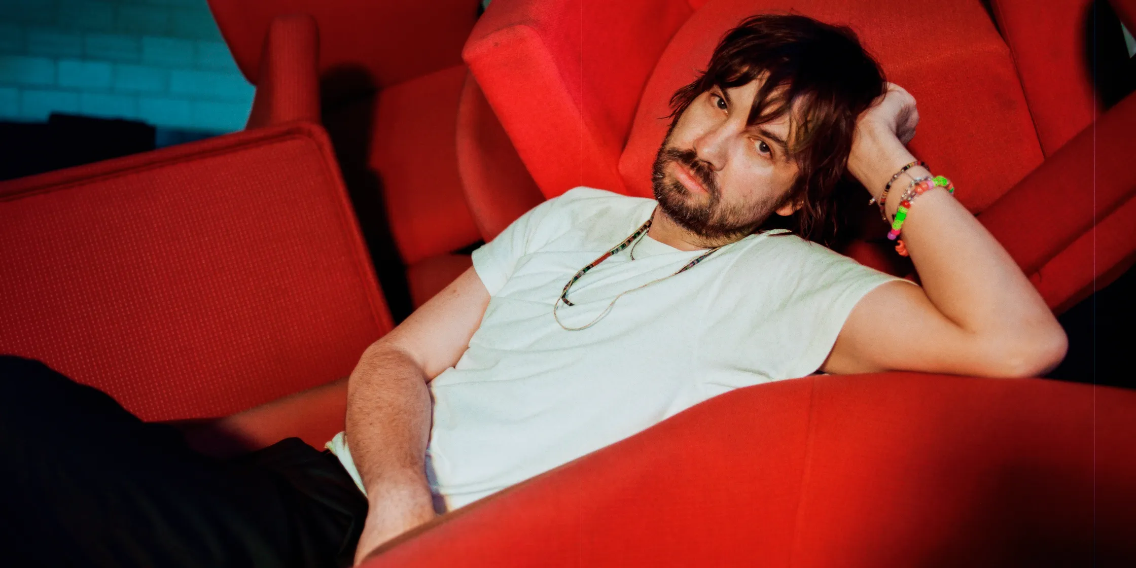 Em forma de rave, Tame Impala decreta o fim do verão com uma das melhores músicas do ano