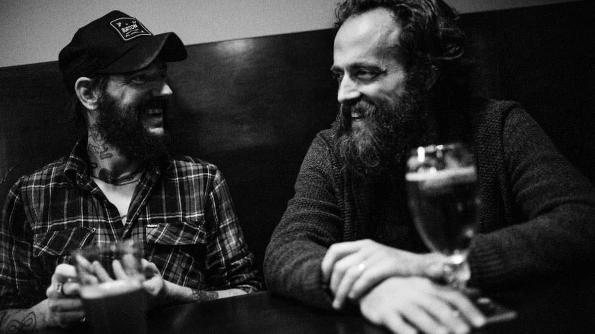 Iron &#038; Wine e Band of Horses juntos e misturados em novo EP de covers, que tem de Kendrick Lamar a Boygenius