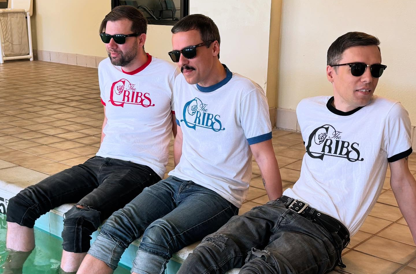 Popnotas &#8211; O Cribs falando de amor. O Big Thief turbinado no Fallon. E o Adam Green comemorando os 20 anos de “Gemstones”