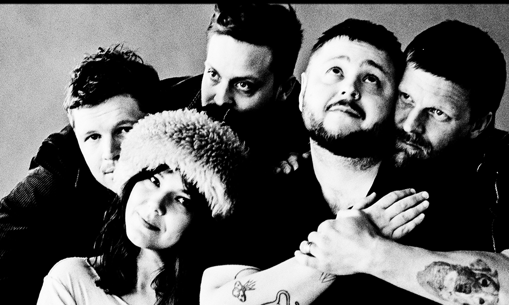 Popload entrevista &#8211; Ragnar Þórhallsson fala sobre o disco novo e o &#8220;efeito Islândia&#8221; no novo disco do grupo indie-folk Of Monsters and Men