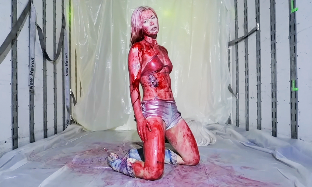 Popnotas &#8211; O vídeo novo e sangrento da Wet Leg. O single novo e sangrento da Courtney Barnett. E uma coisa ou outra do disco existencialista da banda baiana Flerte Flamingo (tipo a capa)