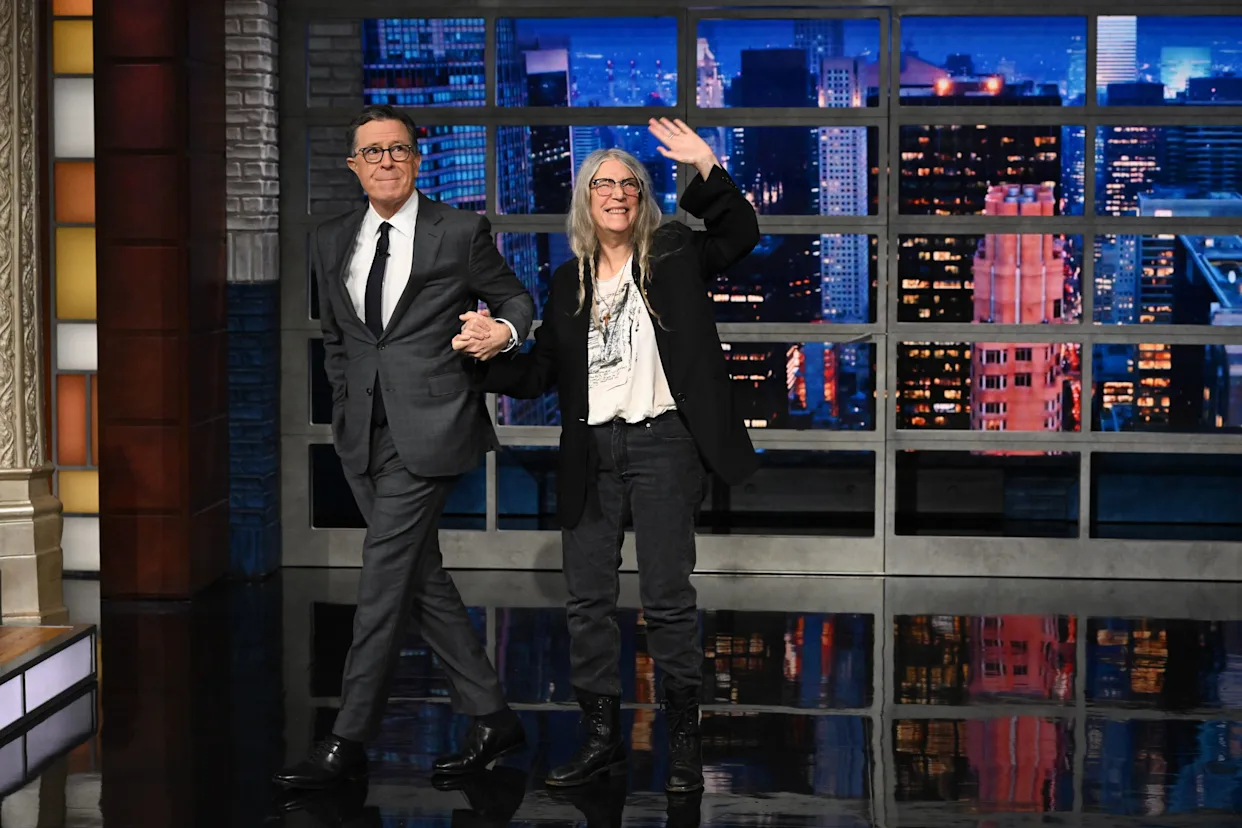 Silêncio… Celebrando os 50 anos de “Horses”, Patti Smith aparece na TV e no disco da Rosalía