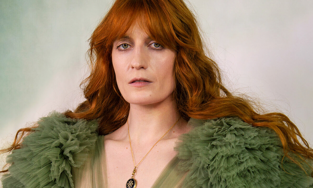 O novo álbum da Florence + The Machine, a sua quase-morte e o nosso veredicto