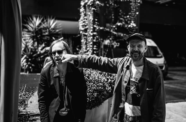 Popnotas &#8211; Refused vai mostrar para o mundo todo sua despedida em show final na Suécia. O encontro de Stephen Malkmus e Kurt Vile. E o Bob Dylan, 84, anunciando mais shows