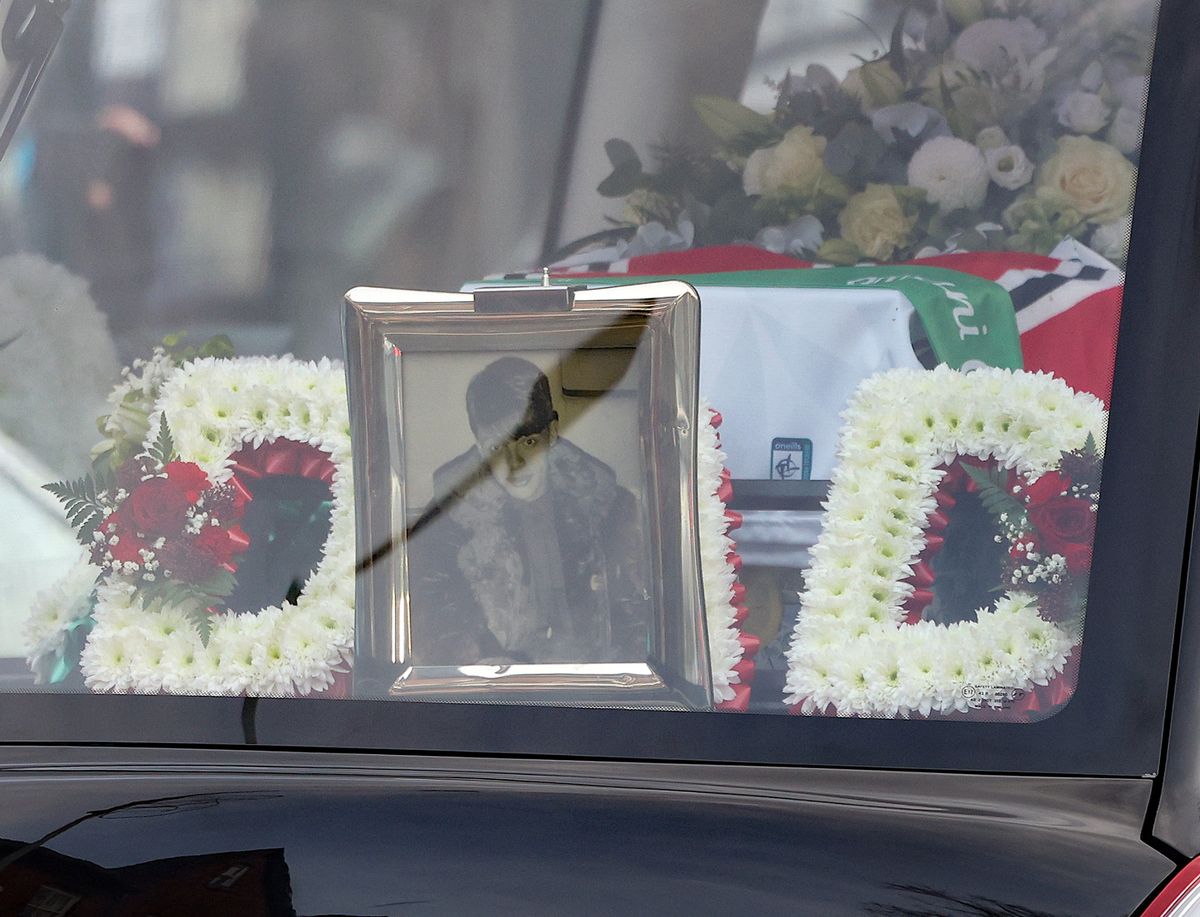 Manchester e o mundo se despedem oficialmente de Mani, o coração dos Stone Roses