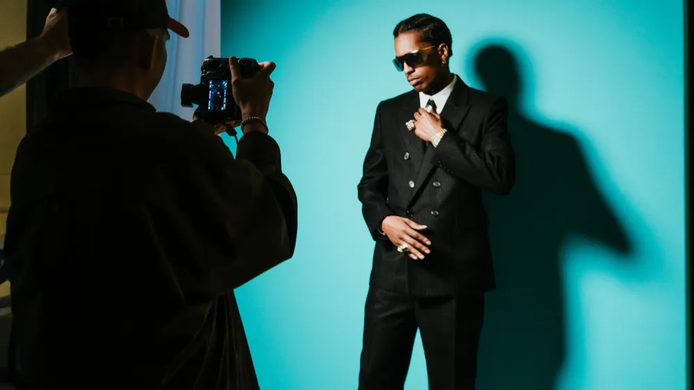 Capa do Tim Burton, vídeo com Winona Ryder, participação de Danny Elfman. Vem aí o primeiro disco do A$AP Rocky em 8 anos (semana que vem)