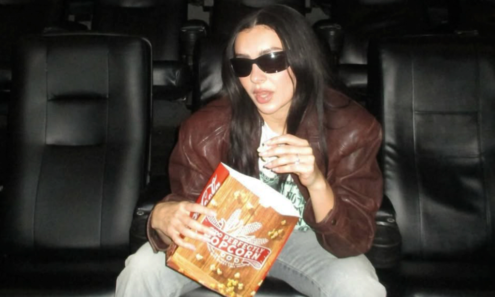 Popnotas – Todas as músicas da Charli XCX para o filme “Wuthering Heights”(vai ter uma com a Sky Ferreira). A session nova do velho Cut Copy (lembra?). E a camiseta de gatinho do feroz Napalm Death