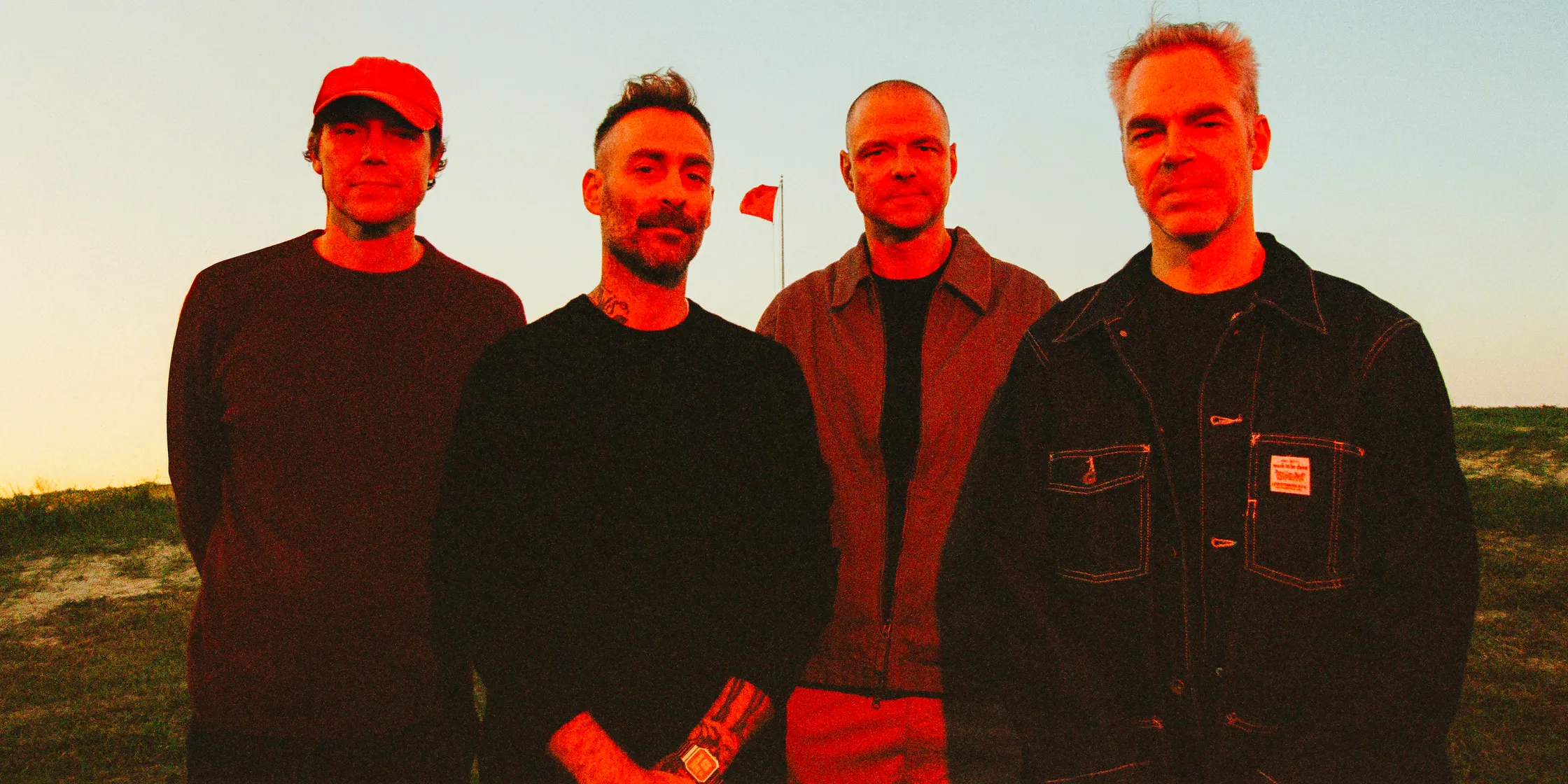 Lutando pelos imigrantes do mundo todo, American Football solta bonito novo single, de 8 minutos, do disco que sai em maio