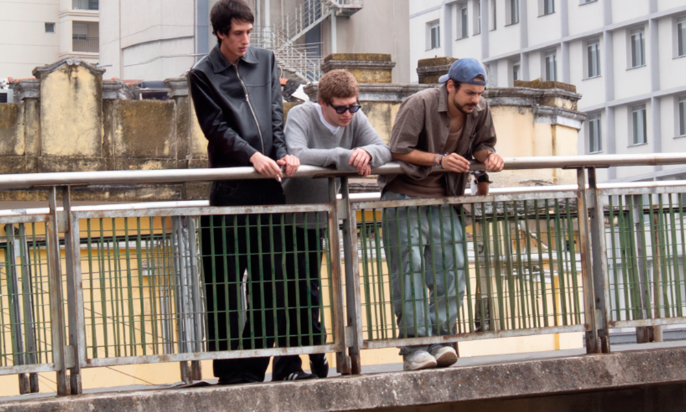 CENA – Entrevista com a banda Julieta Social, que acabou de lançar seu elogiado disco de estreia, “Julieta”. Que eles dizem não ser o disco de estreia…